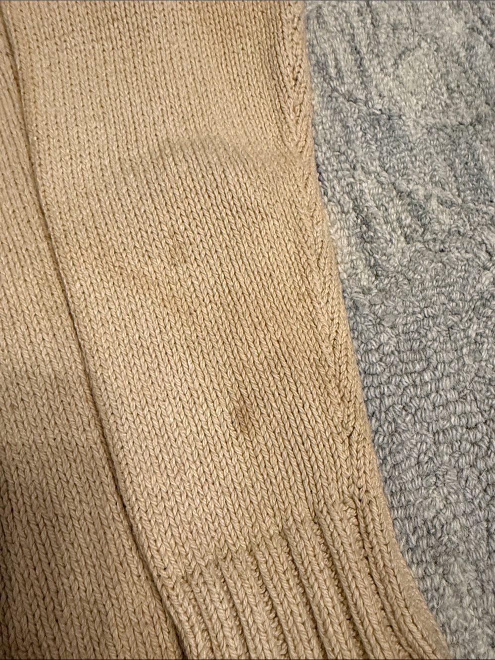 Vintage Lauren Ralph Lauren Beige Turtleneck Sweater with Dog Motif - Picture 3 of 5